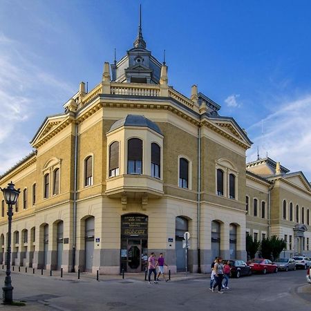 Strawberry Apartments City Center Novi Sad Buitenkant foto